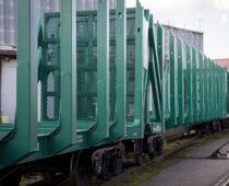 Смоленский вагоноремонтный завод отправил первую партию вагон-платформы новой конструкции