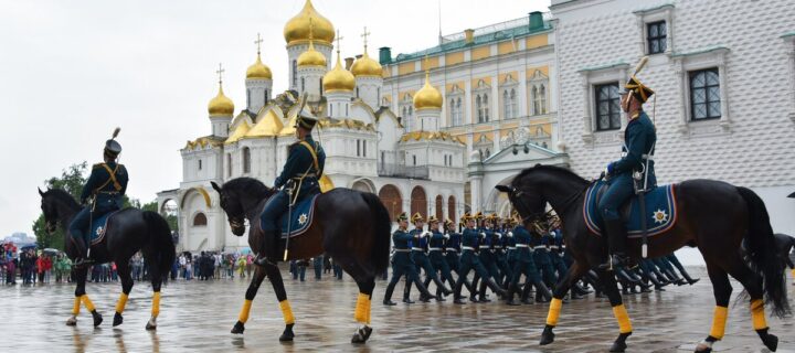 В Кремле завершается сезон развода караулов президентского полка