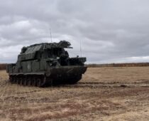 Российские комплексы “Тор-М2” уничтожают воздушные цели ВСУ в зоне СВО на Купянском направлении