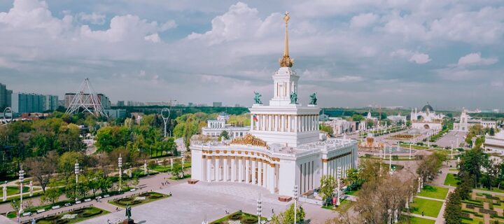 На ВДНХ в Москве отреставрированы свыше 30 объектов культурного наследия
