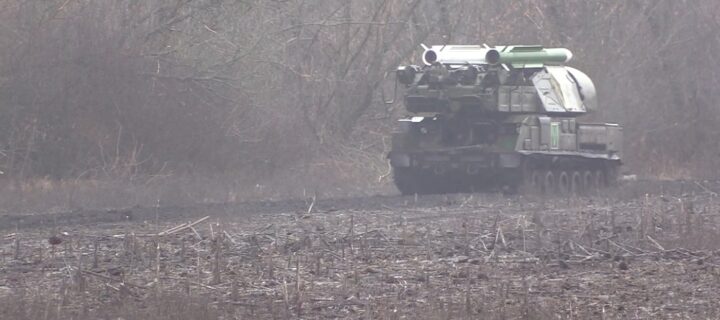 ЗРК “Бук-М1” войсковой группировки “Восток” успешно решают задачи войсковой ПВО в зоне СВО на Донбассе