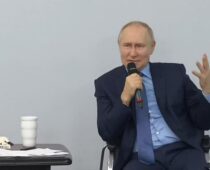 Путин сообщил о продлении программы “Земский учитель” до 2030 года