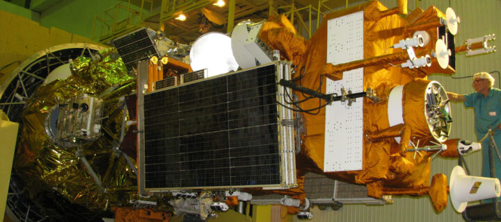 Обуховский завод разработал бортовое оборудование для спутника «Метеор-М»